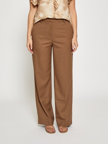 minus - regular Pantalón 'Elvera' en marrón: frente