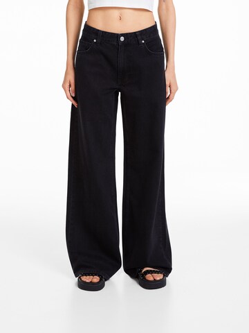 Bershka Wide leg Jeans in Black: front