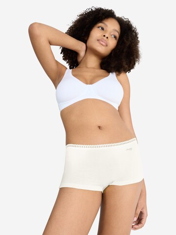SLOGGI Boyshorts 'GO Crush' in White: front