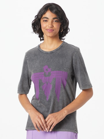VILA - Camiseta 'PELAN' en gris: frente