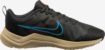 Chaussure de course 'Downshifter 12' NIKE en gris