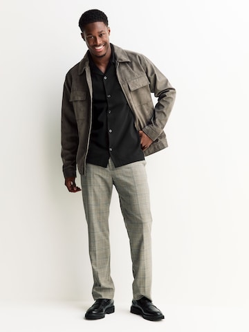 Next Tavaline suurus Triiksärk, värv must