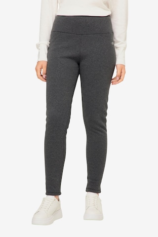 LAURASØN Skinny Pants in Grey: front