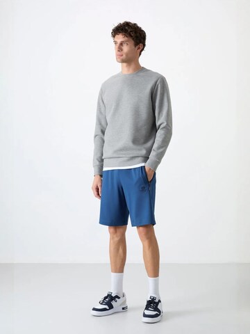 Tommy Life Sweatshirt in Grey