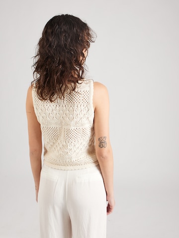 VERO MODA Knitted top 'AMALFI' in White