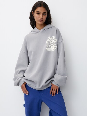 Pull&Bear Sweatshirt in Grey: front