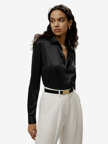 Lilysilk Bluse in Schwarz: Vorderseite