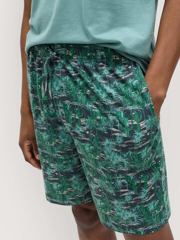 Pigiama corto di Marks & Spencer in verde