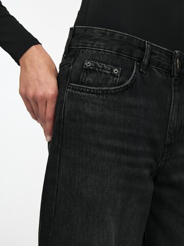 Pull&Bear Vrečasti Kavbojke | črna barva