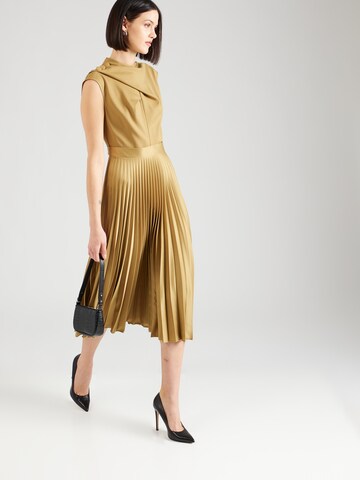 Closet London Kleid in Gold