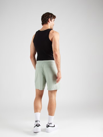 NIKE regular Παντελόνι φόρμας 'FORM' σε πράσινο