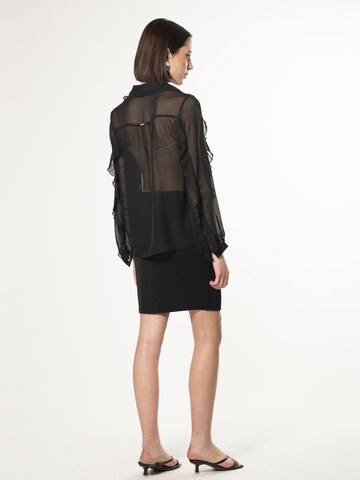 Influencer Blouse in Black