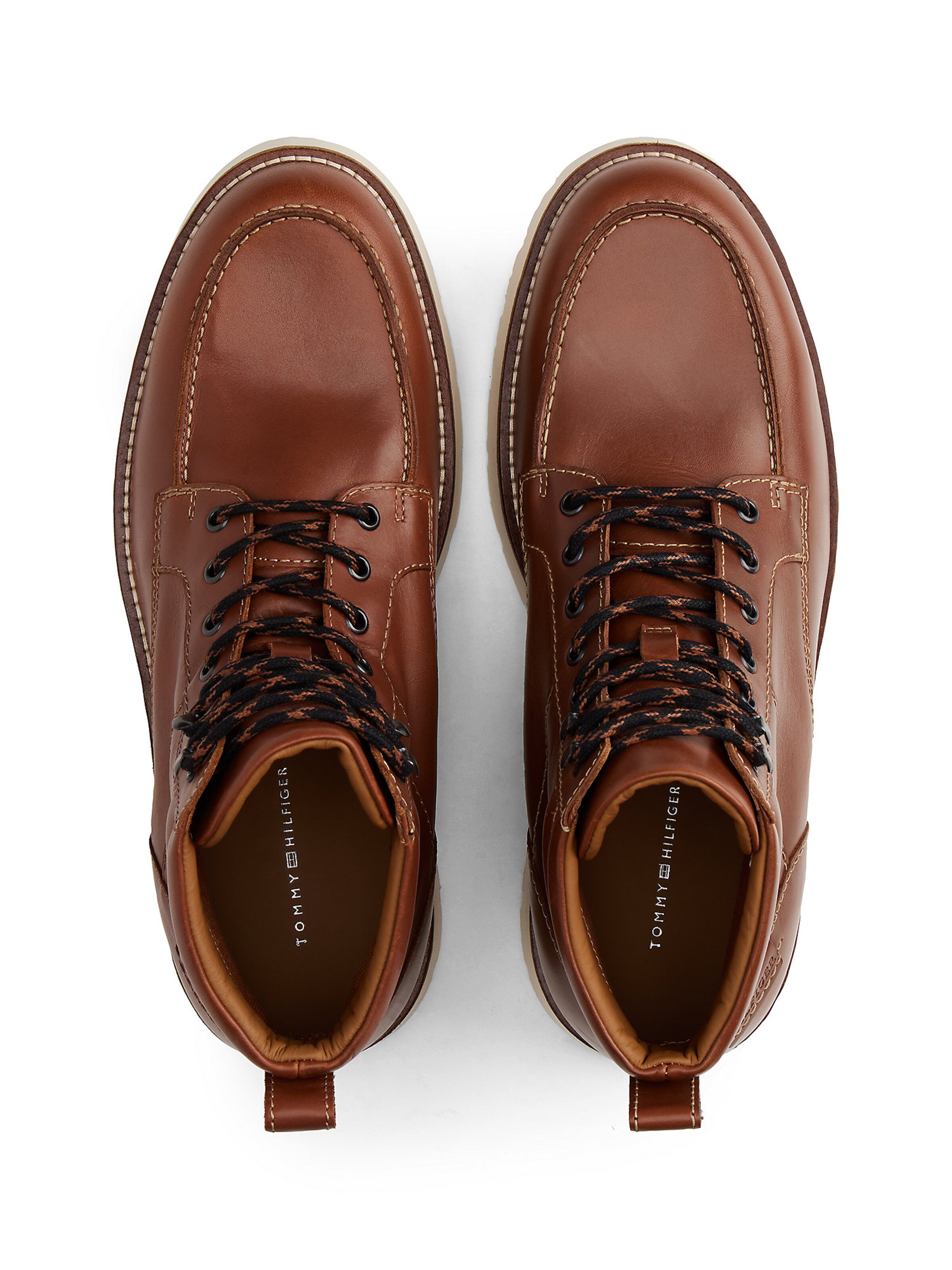 TOMMY HILFIGER Boot in Brown