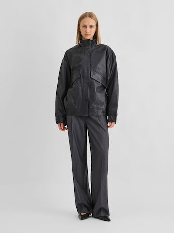 ROUGE EDIT Tussenjas in Blauw: voorkant