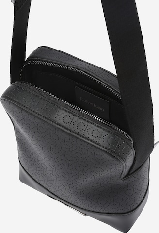 Borsa a tracolla di Calvin Klein in nero