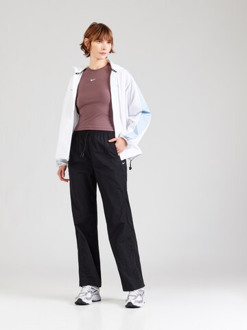 Nike Sportswear Paita 'CHILL' värissä punainen