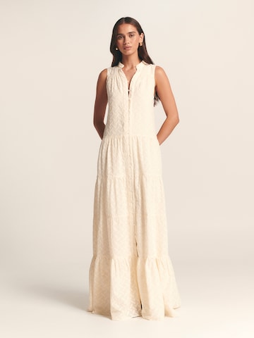 St MRLO Jurk in Beige: voorkant