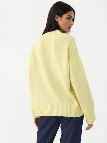 Hiccup Sweter w kolorze żółty