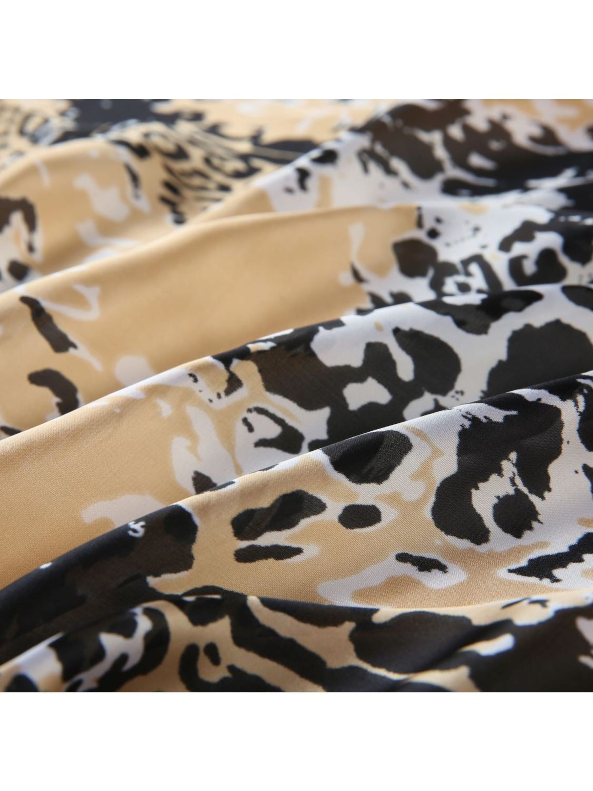 Sciarpa 'Pantherspirit Zoé' di alberto cabale in nero