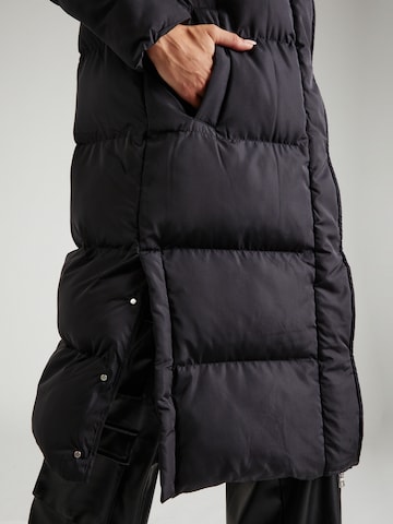 Cappotto invernale di Superdry in nero