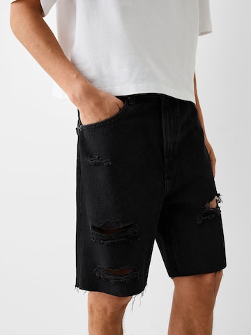 Bershka Loosefit Shorts in Schwarz