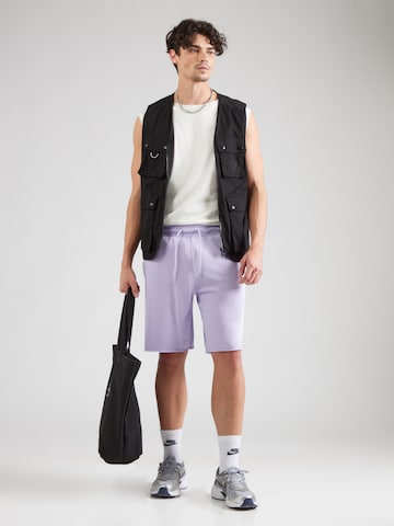 Nike Sportswear - Loosefit Pantalón 'CLUB ALUMNI' en lila