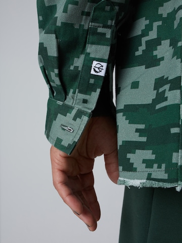 ABOUT YOU x Benny Cristo Regular fit Button Up Shirt 'Matti' in Green