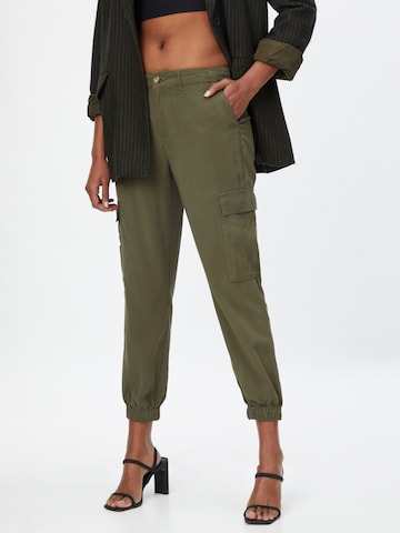 Effilé Pantalon cargo 'ARIS' ONLY en vert : devant