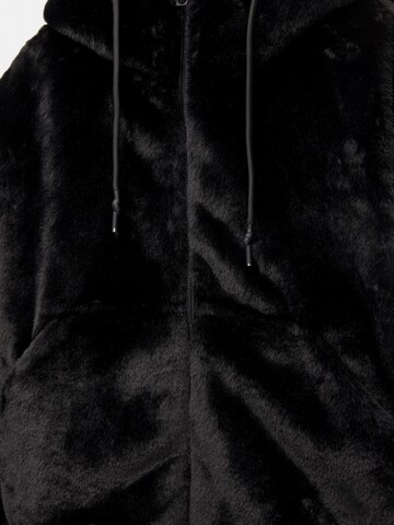 Pull&Bear Between-Season Jacket in Black