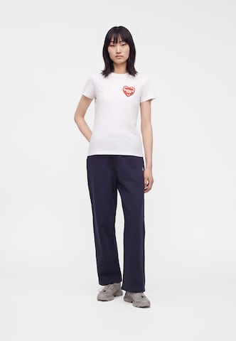 Carhartt WIP - Camiseta 'Hartt Case' en blanco