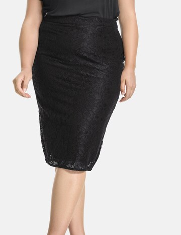 SAMOON Skirt in Black: front