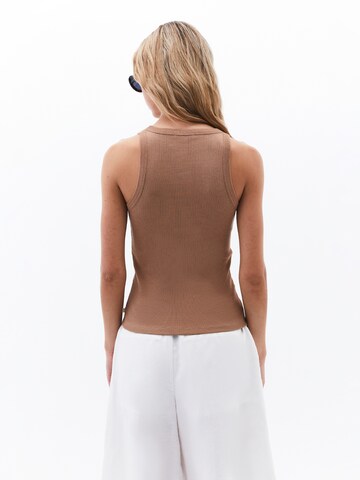OXXO Top in Brown