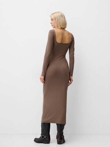 Bershka Šaty – hnědá