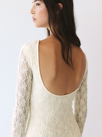 Abito di Pull&Bear in bianco