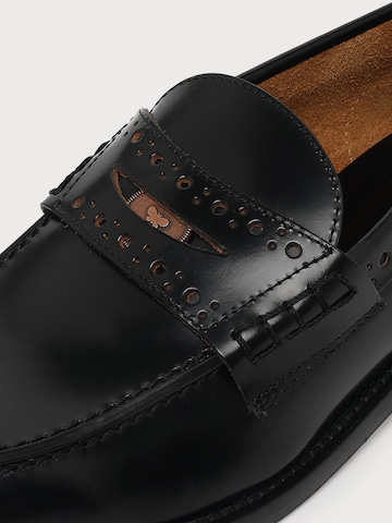 Chaussure basse 'WKACOLOMBA' Weekend Max Mara en noir