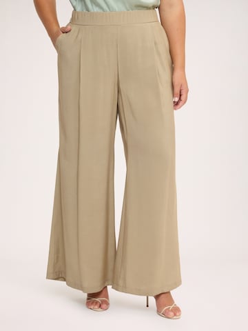Flared Pantaloni di Fiorella Rubino in beige