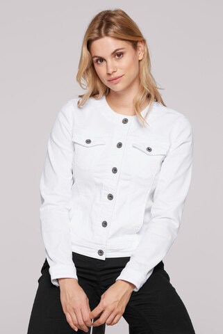 Soccx Between-Season Jacket in White: front