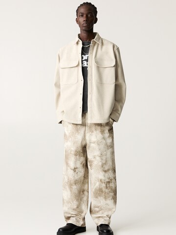 Pull&Bear Comfort Fit Риза в бежово