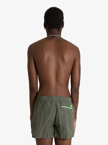 Pantaloncini da bagno di Sundek in verde