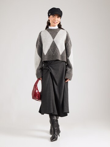 Gonna 'Nina' di ABOUT YOU in grigio