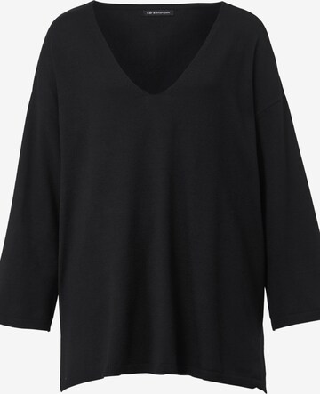 Sara Lindholm Sweater in Black: front