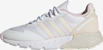 Baskets basses ADIDAS ORIGINALS en blanc : devant