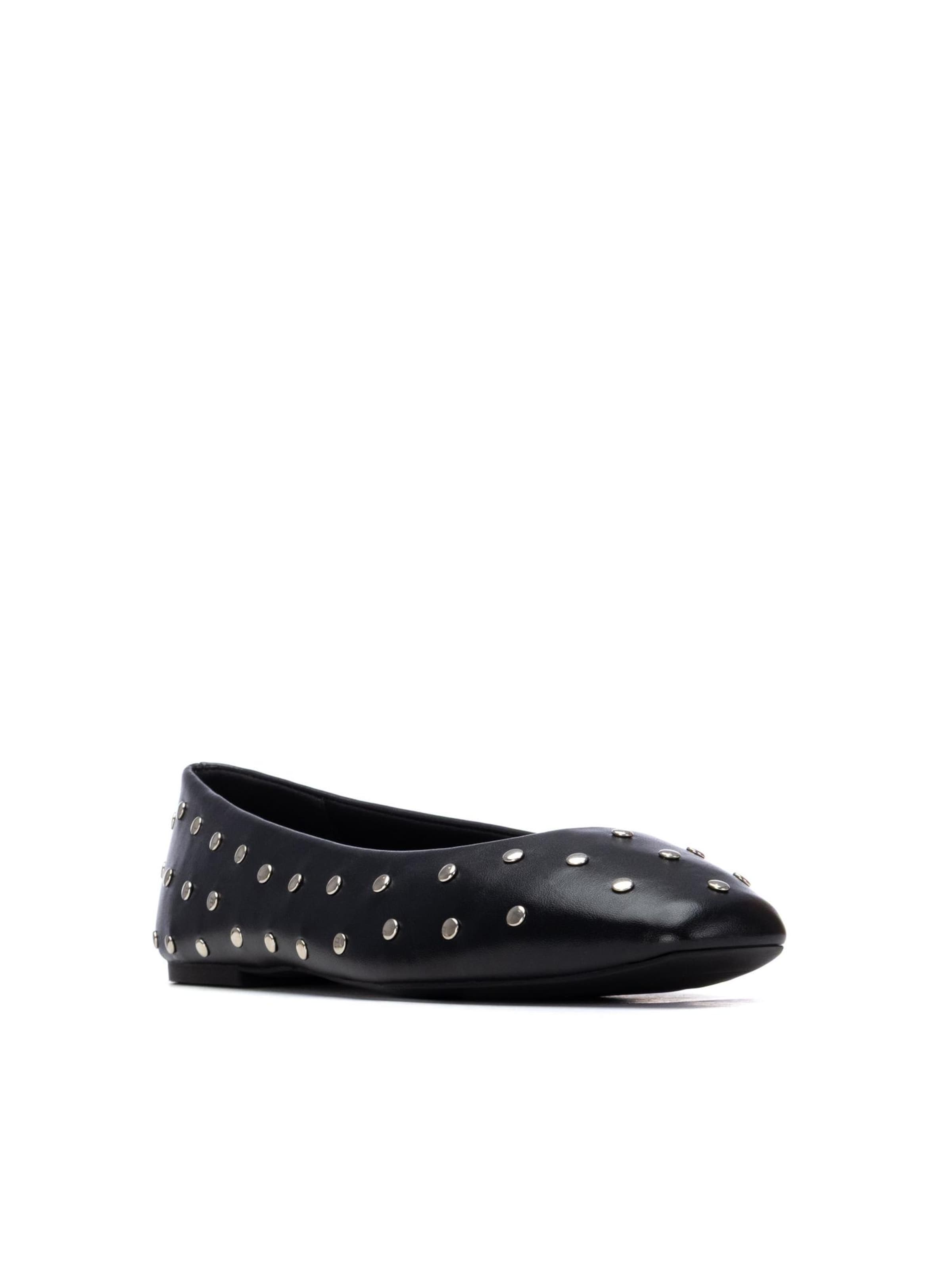 Xti Sandals in Black