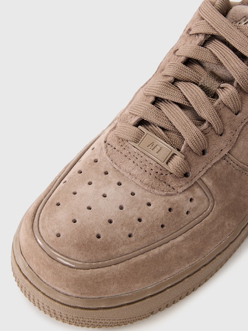Sneaker bassa 'Air Force 1 '07' di Nike Sportswear in marrone