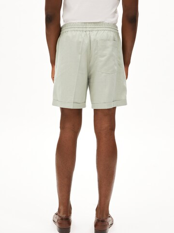 ARMEDANGELS Loosefit Broek 'JAACQUE LINO' in Groen: voorkant