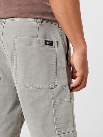 Abercrombie & Fitch Regular Pants in Grey