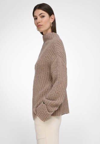 tRUE STANDARD Sweater in Brown