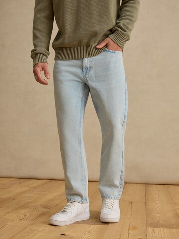 DAN FOX APPAREL Tapered Jeans 'Jamal' in Blue: front