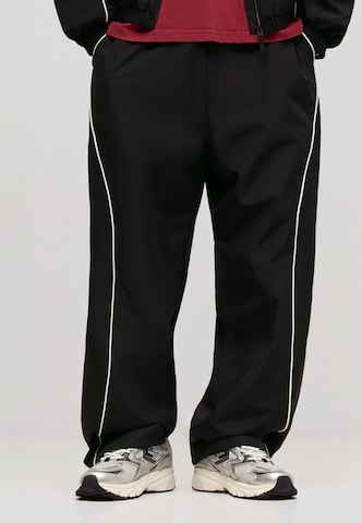 Bershka Baggy Byxa i svart: framsida