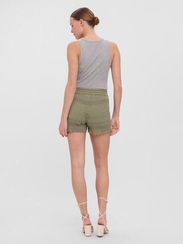 regular Pantaloni di VERO MODA in verde